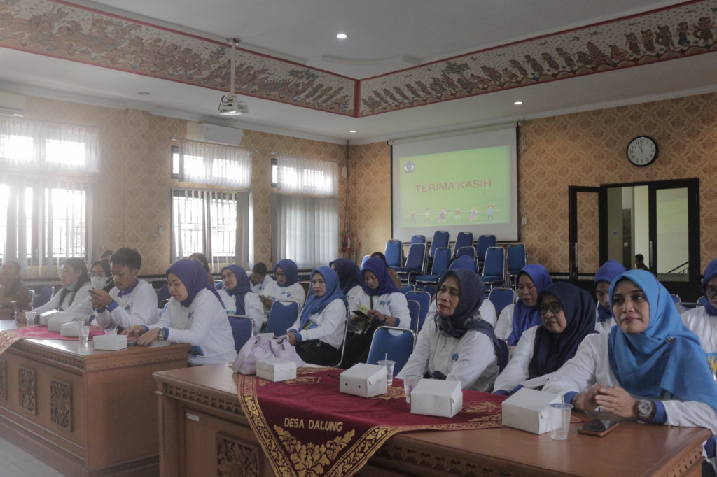 Kegiatan Studi Tiru PKK Kabupaten Bantaeng, Sulawesi Selatan Kunjungi Kampung KB Desa Dalung